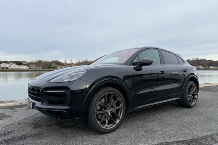 PORSCHE CAYENNE COUPE