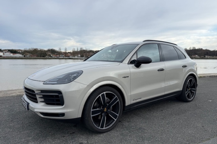 PORSCHE CAYENNE