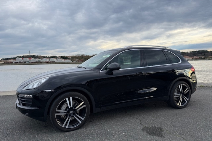 PORSCHE CAYENNE